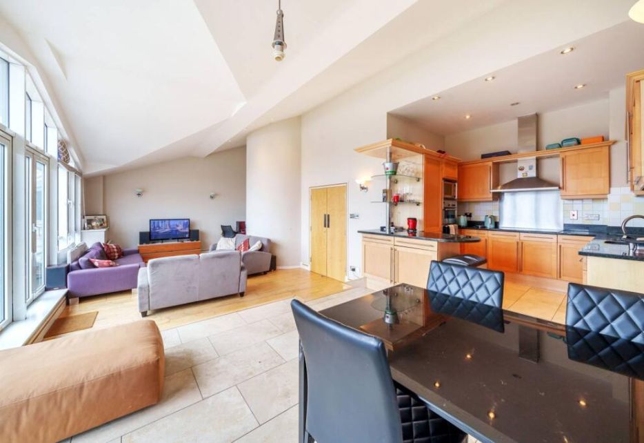 Riverside Apartment, Battersea, London