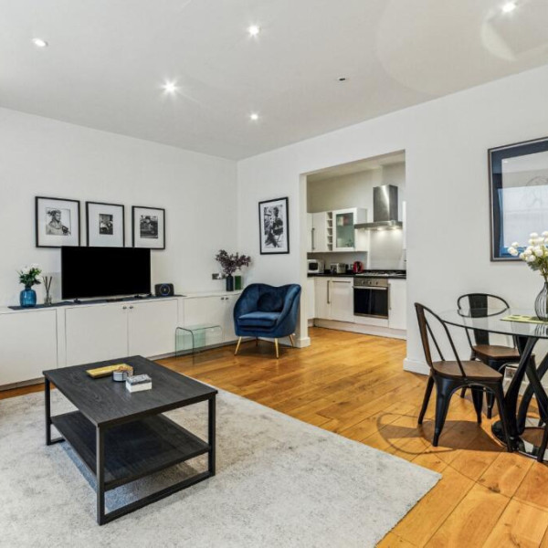 25 Ennismore Gardens