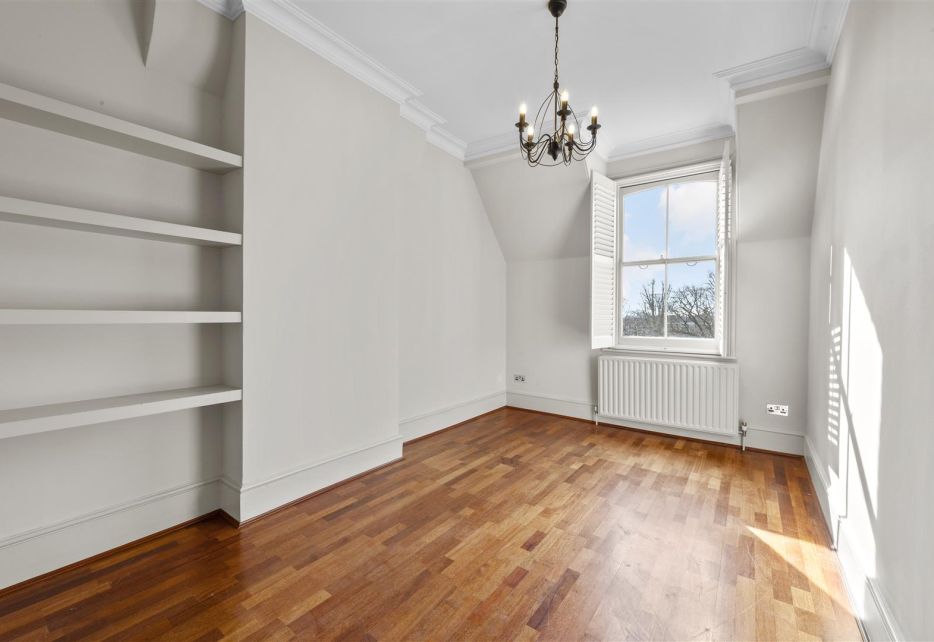Lingfield Road, Wimbledon Village, SW19