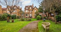 Lingfield Road, Wimbledon Village, SW19