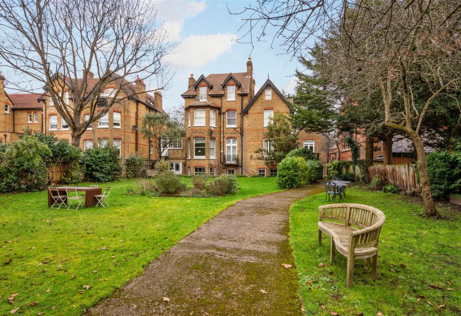 Lingfield Road, Wimbledon Village, SW19