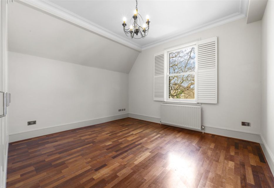 Lingfield Road, Wimbledon Village, SW19