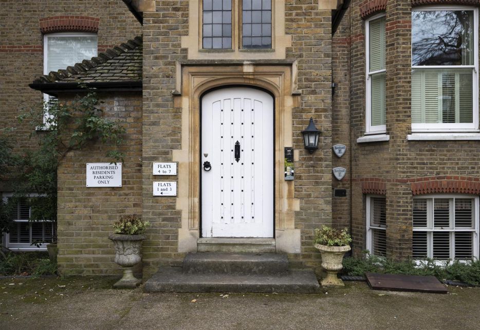 Lingfield Road, Wimbledon Village, SW19