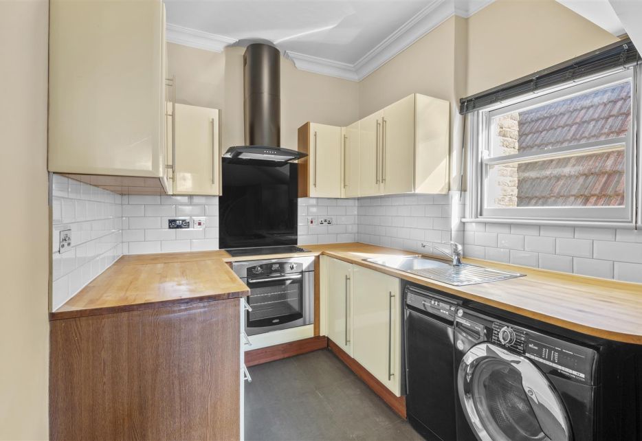 Lingfield Road, Wimbledon Village, SW19