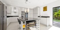 Hollington Crescent, Motspur Park, New Malden, KT3