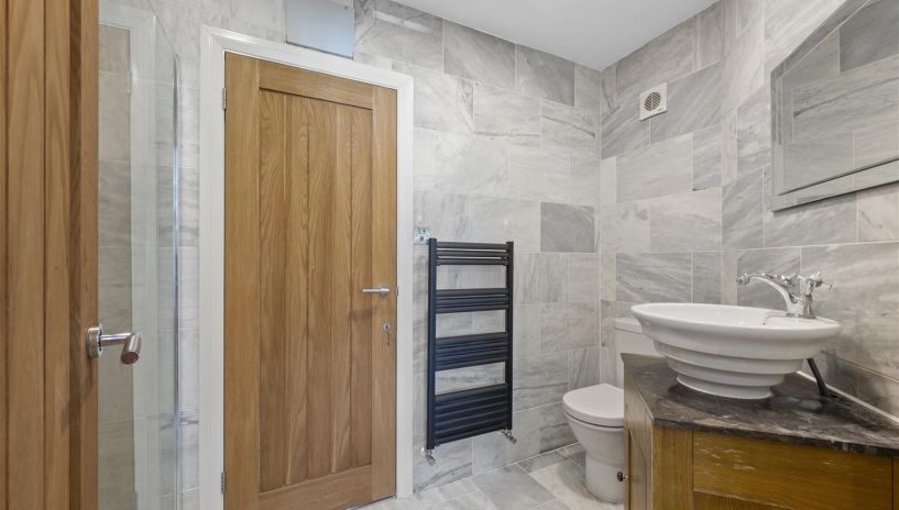 Hollington Crescent, Motspur Park, New Malden, KT3
