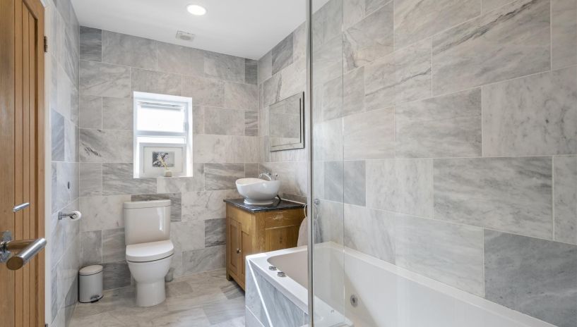 Hollington Crescent, Motspur Park, New Malden, KT3