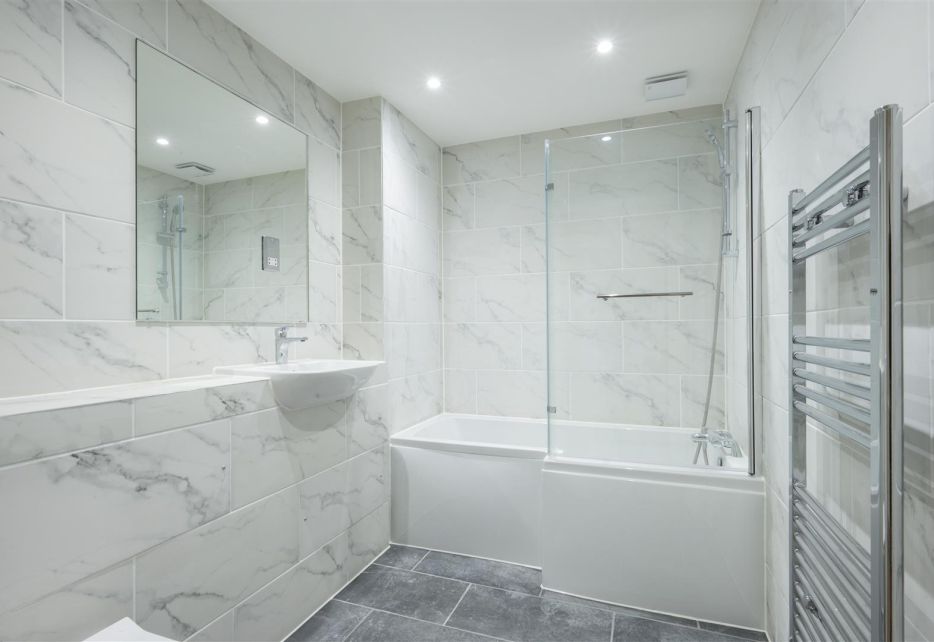 Dorien Road, Raynes Park, SW20
