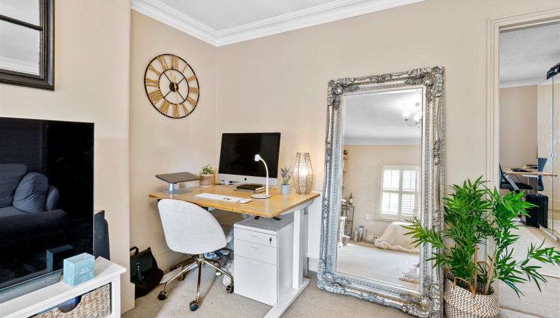 Homefield Road, London