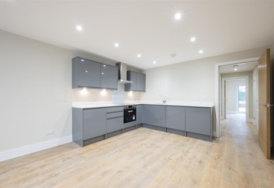 Dorien Road, Raynes Park, SW20