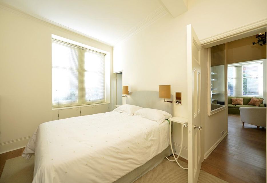 Kensington Court Place, Kensington, W8