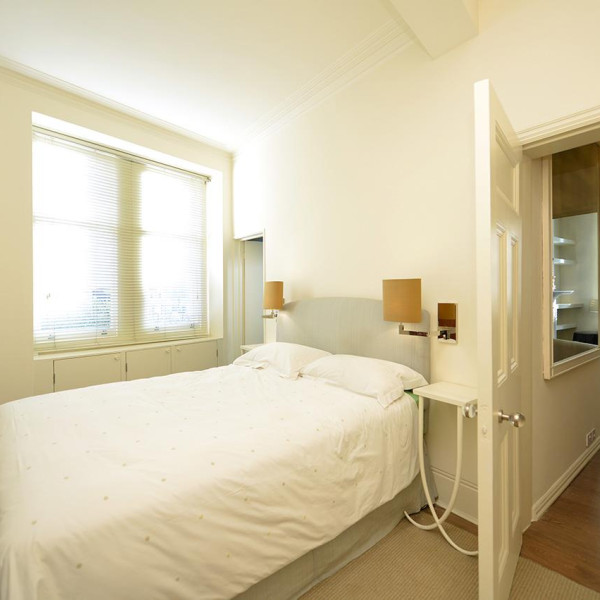 Kensington Court Place