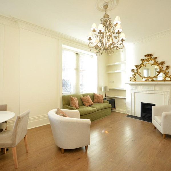 Kensington Court Place