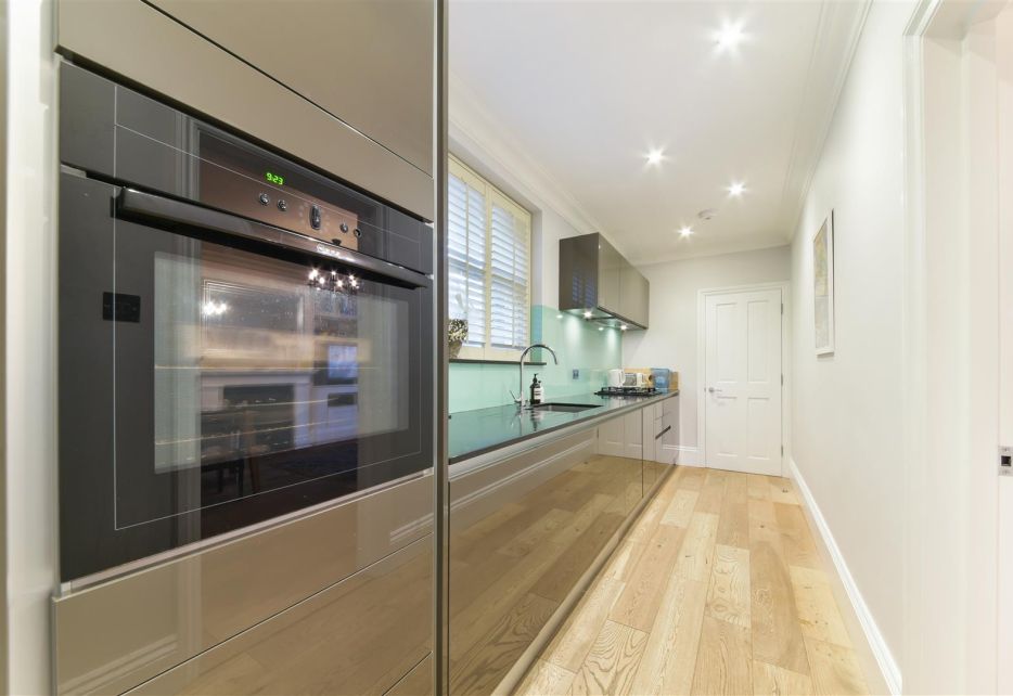 Dorncliffe Road, Fulham, SW6