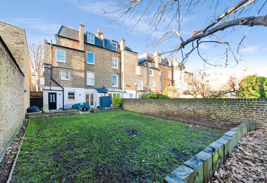 Dorncliffe Road, Fulham, SW6