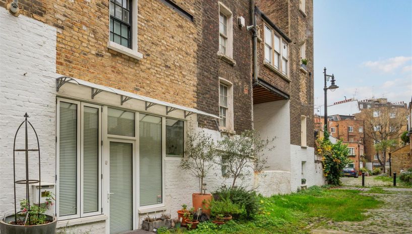 Warwick Square Mews, London, SW1V