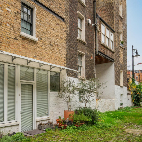 Warwick Square Mews
