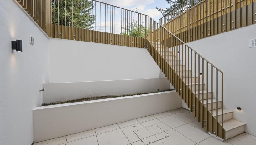 Coombe Lane, Wimbledon