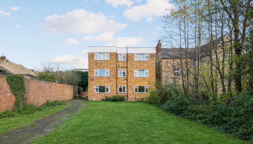 Darlaston Road, Wimbledon, SW19