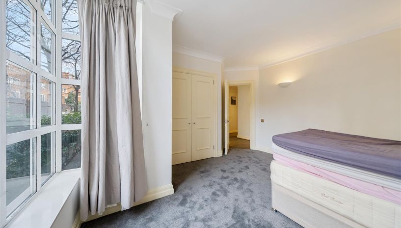 Kensington Green, Kensington, London, W8