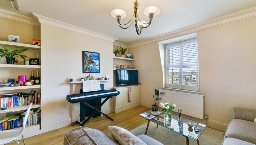 Dorncliffe Road, Fulham, SW6