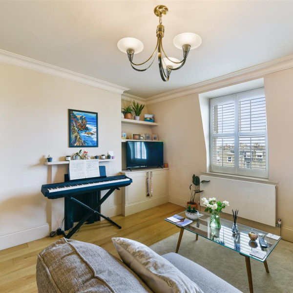 Dorncliffe Road, SW6 5LE