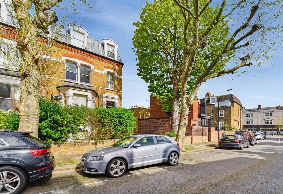 Dorncliffe Road, Fulham, SW6