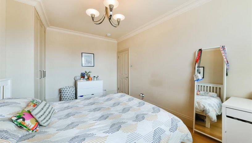 Dorncliffe Road, Fulham, SW6