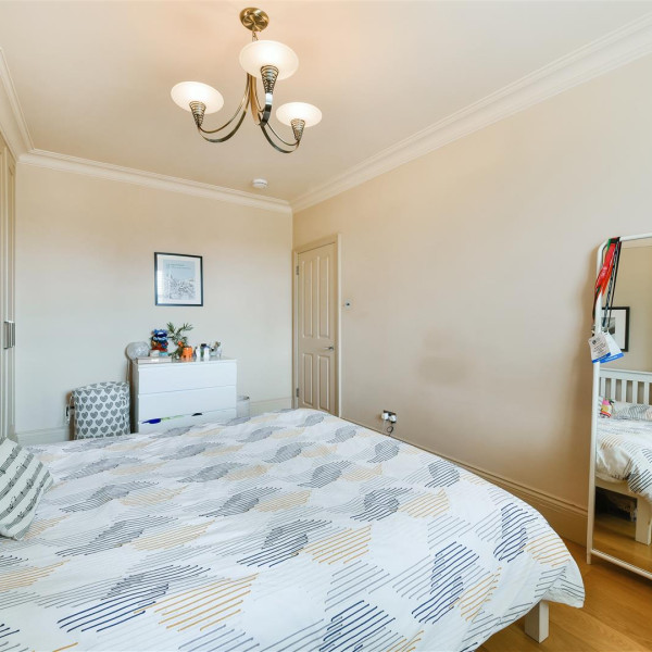 Dorncliffe Road, SW6 5LE