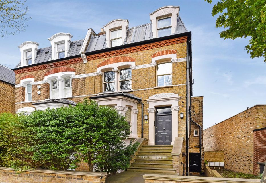Dorncliffe Road, Fulham, SW6