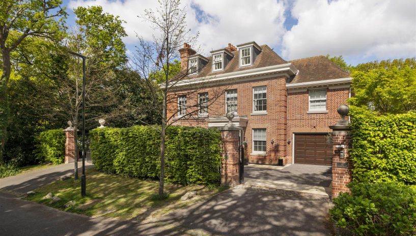 Ellerton Road, Drax Estate, Wimbledon, SW20