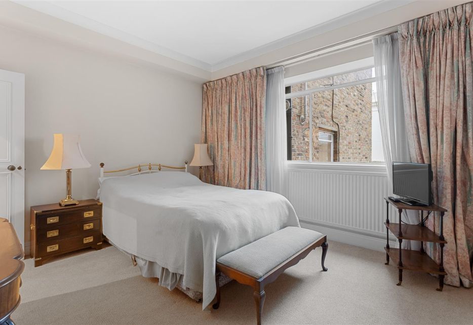 Queen's Gate Gardens, South Kensington, SW7
