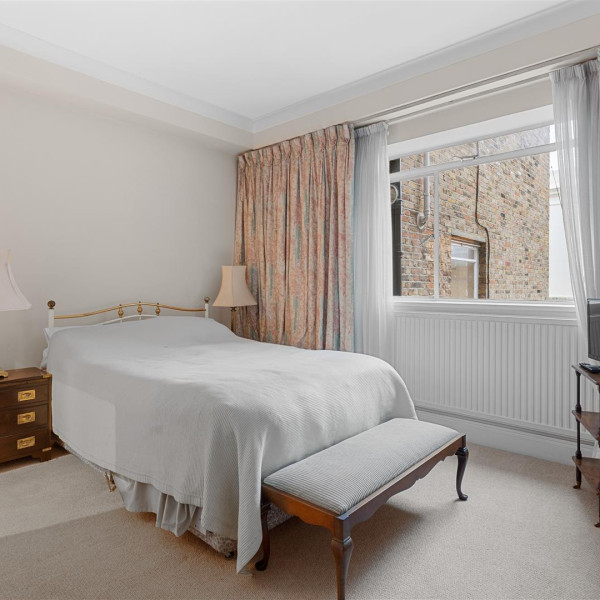 Queen's Gate Gardens