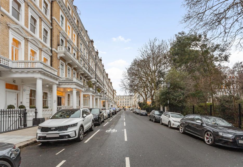 Queen's Gate Gardens, South Kensington, SW7