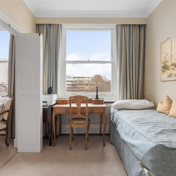 Queen's Gate Gardens