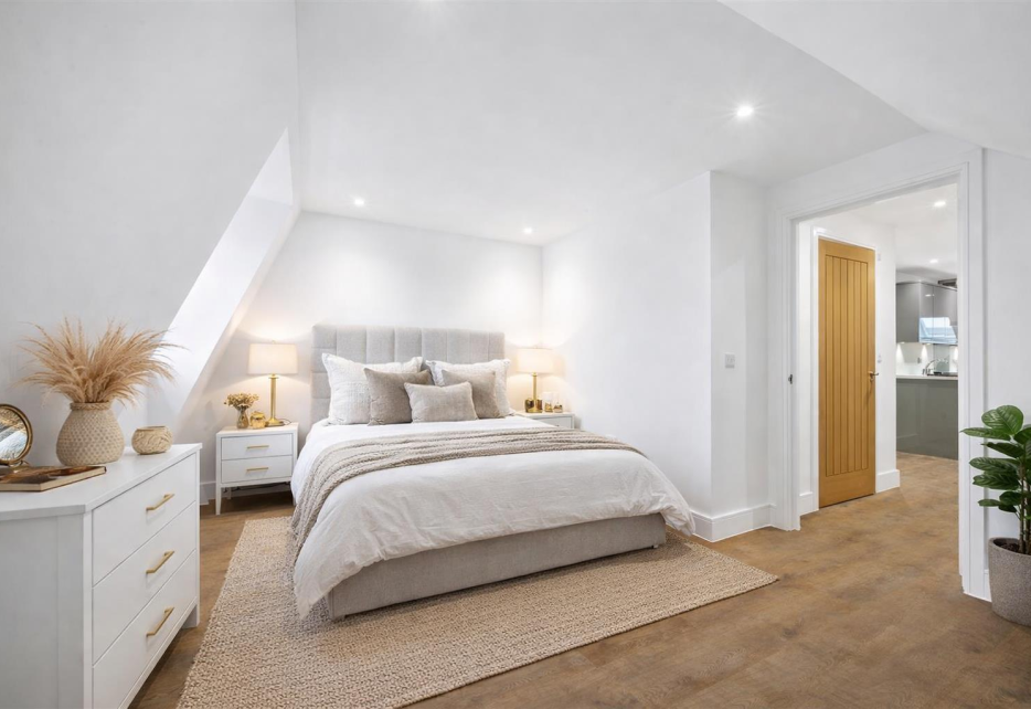 Dorien Road, Raynes Park, SW20
