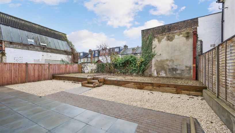 Dorien Road, Raynes Park, SW20