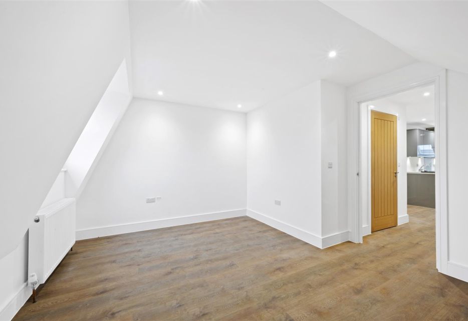 Dorien Road, Raynes Park, SW20