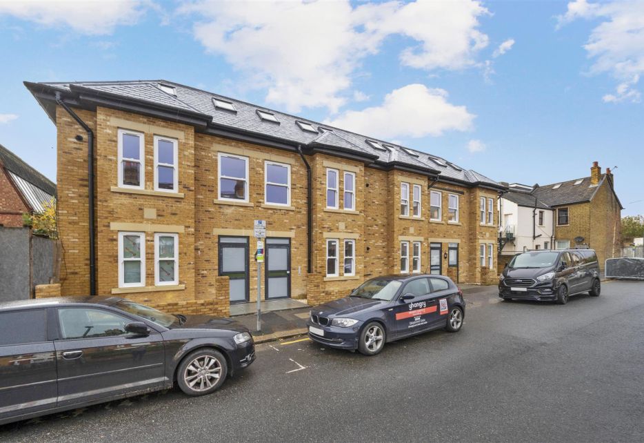 Dorien Road, Raynes Park, SW20