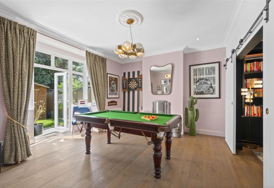Burdett Avenue, Wimbledon, SW20