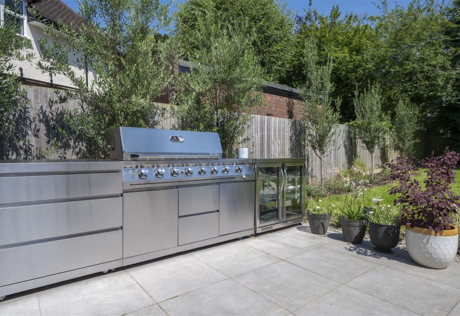 Burdett Avenue, Wimbledon, SW20