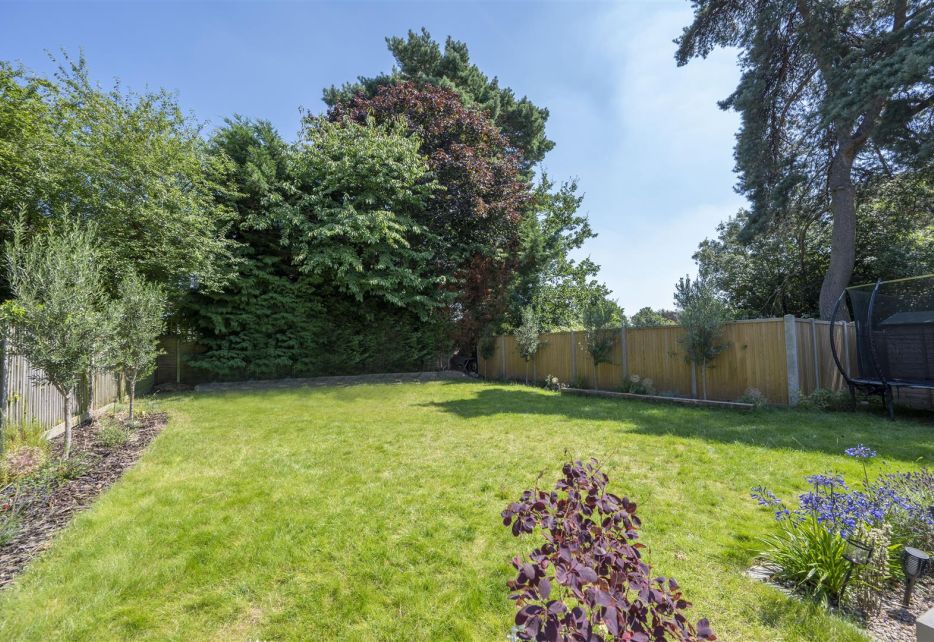 Burdett Avenue, Wimbledon, SW20