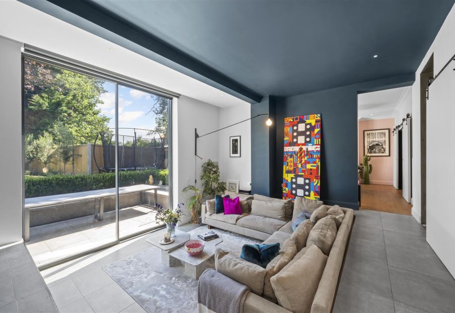 Burdett Avenue, Wimbledon, SW20