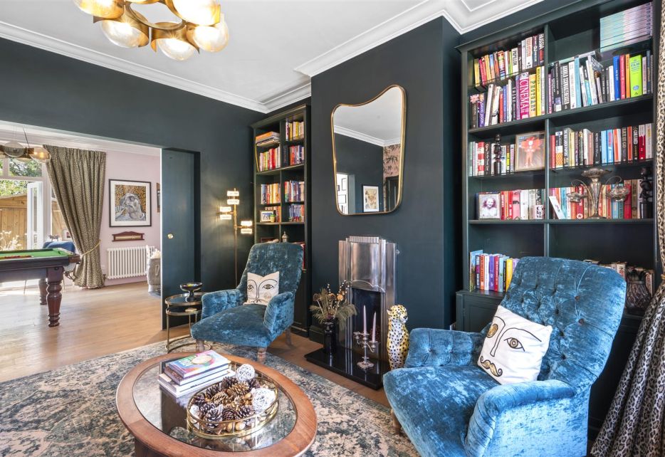 Burdett Avenue, Wimbledon, SW20