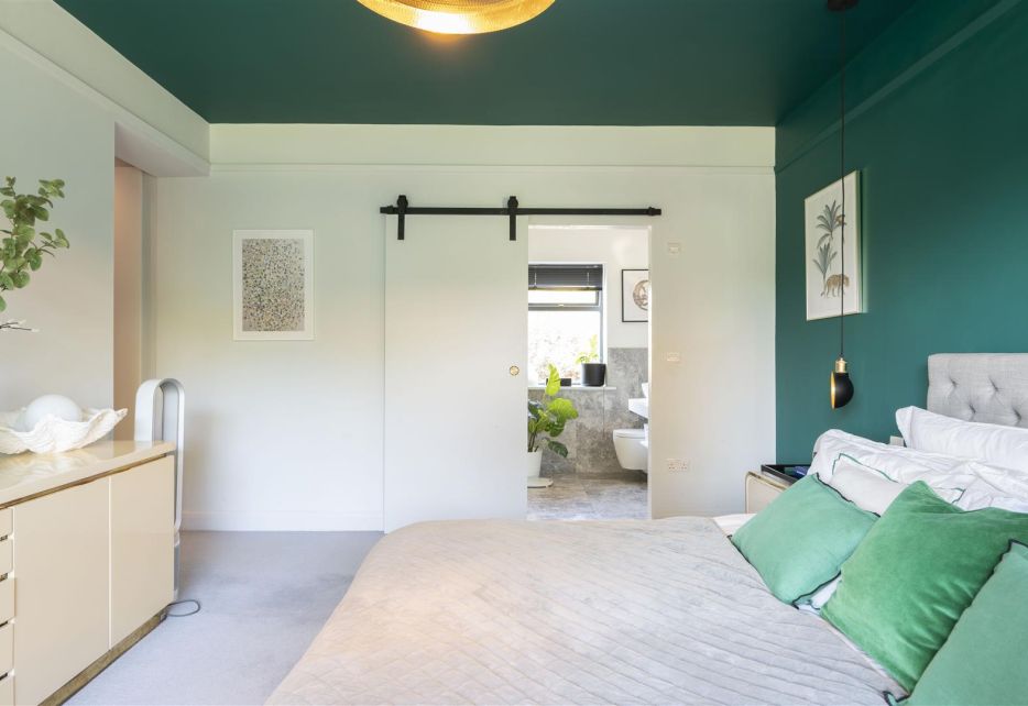 Burdett Avenue, Wimbledon, SW20
