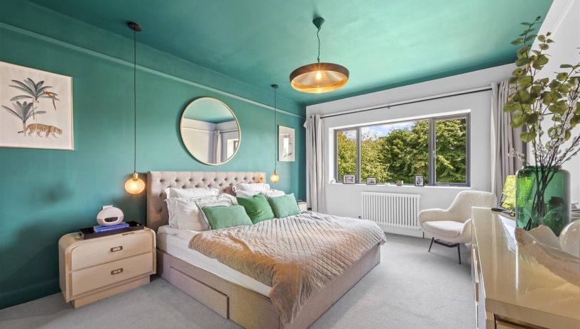 Burdett Avenue, Wimbledon, SW20