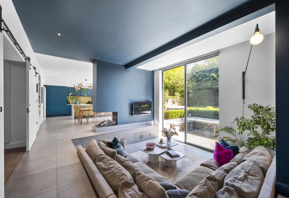 Burdett Avenue, Wimbledon, SW20