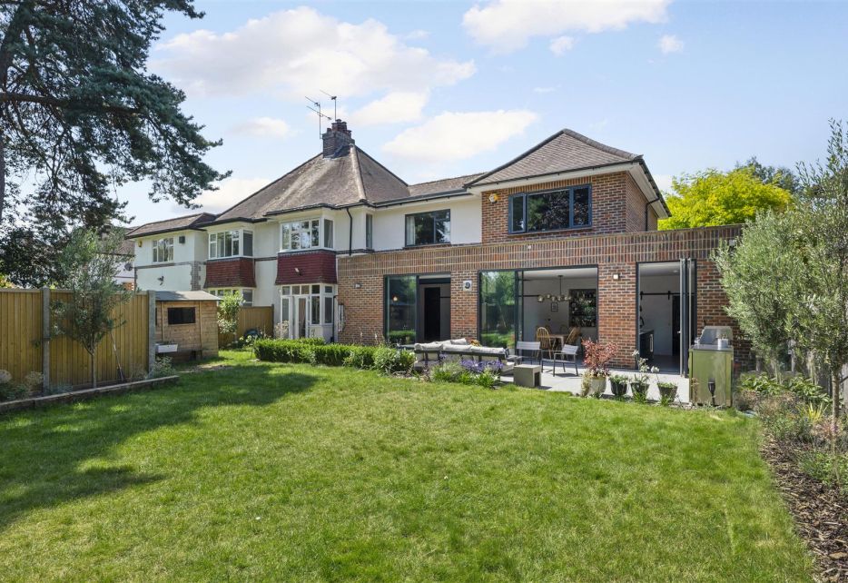 Burdett Avenue, Wimbledon, SW20