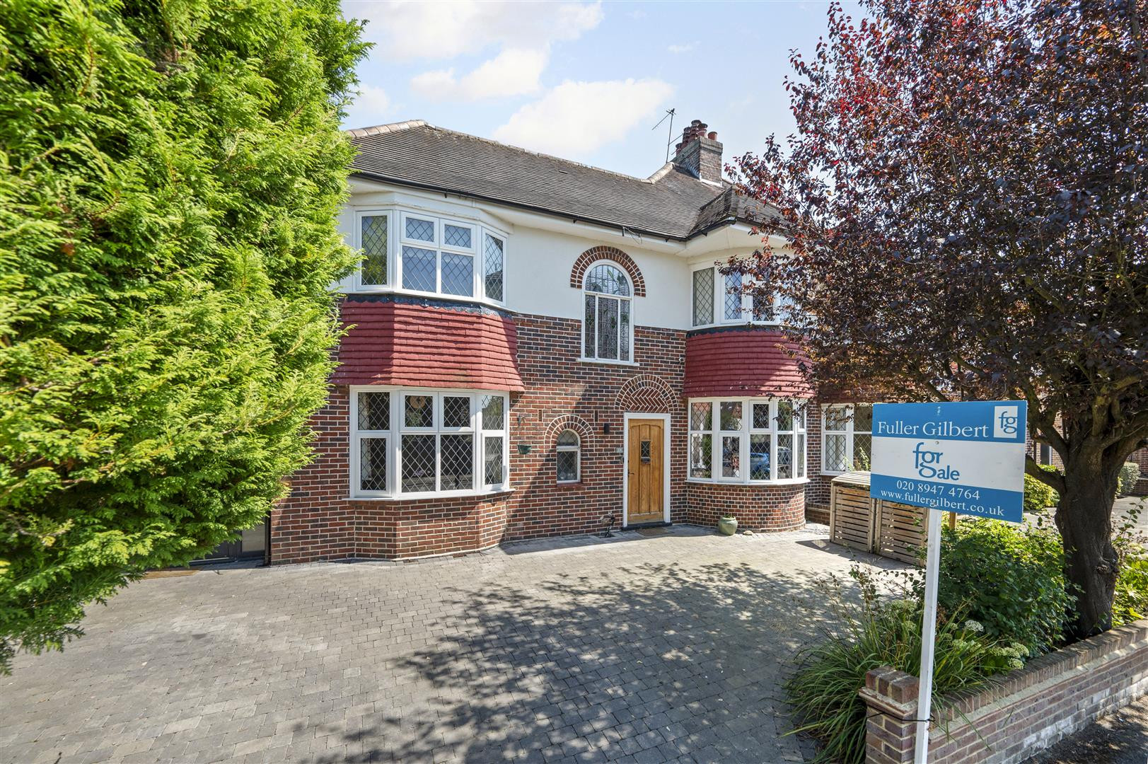 Burdett Avenue | 34492943