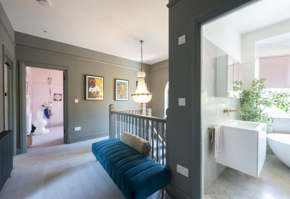 Burdett Avenue, Wimbledon, SW20